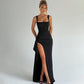 Mouwloze bodycon jurk met vierkante halslijn en hoge split aan de zijkant.