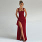 Mouwloze bodycon jurk met vierkante halslijn en hoge split aan de zijkant.